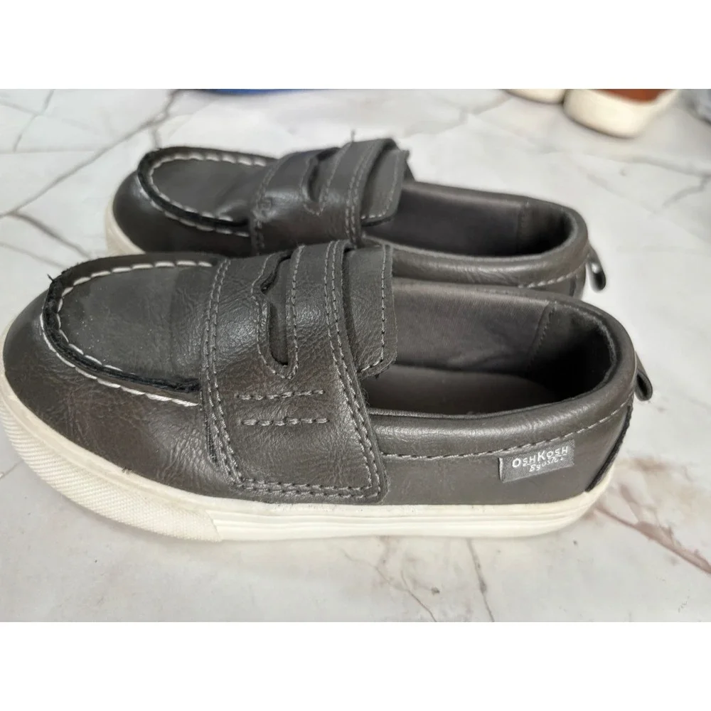 OshKosh Bgosh Toddler Boys Loafers Grey Moc Toe Slip On Shoes 9M SAIL/OS24C01H